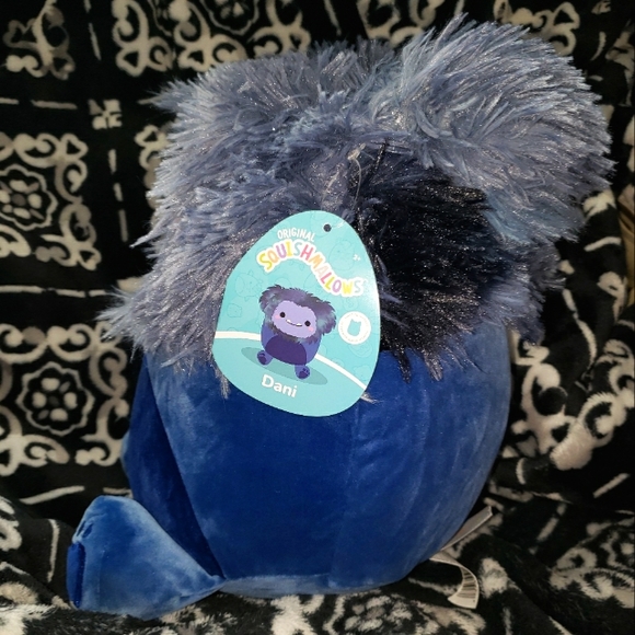 Squishmallows 11" Dani the blue Bigfoot 2023 KELLYTOY NWT FIRST TO MARKET - Picture 3 of 10